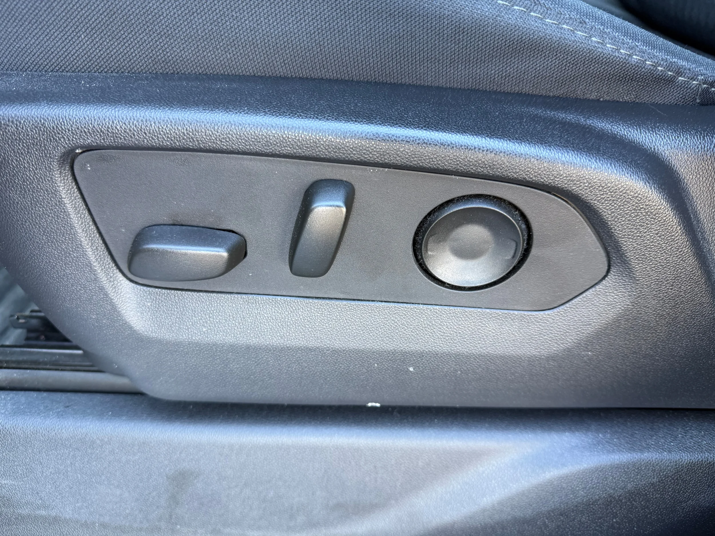 Used 2023 Sterling Metallic GMC Elevation image 11