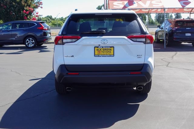 2024 Toyota RAV4 XLE - Photo 10