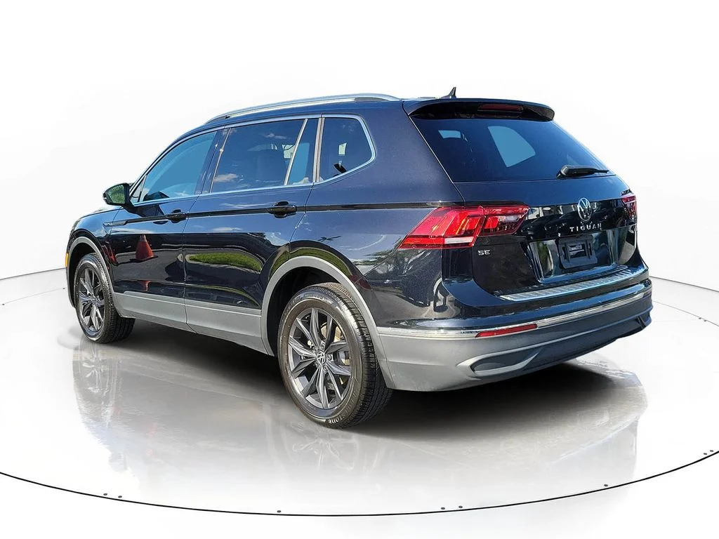 Used 2024  Volkswagen 2.0T SE image 3