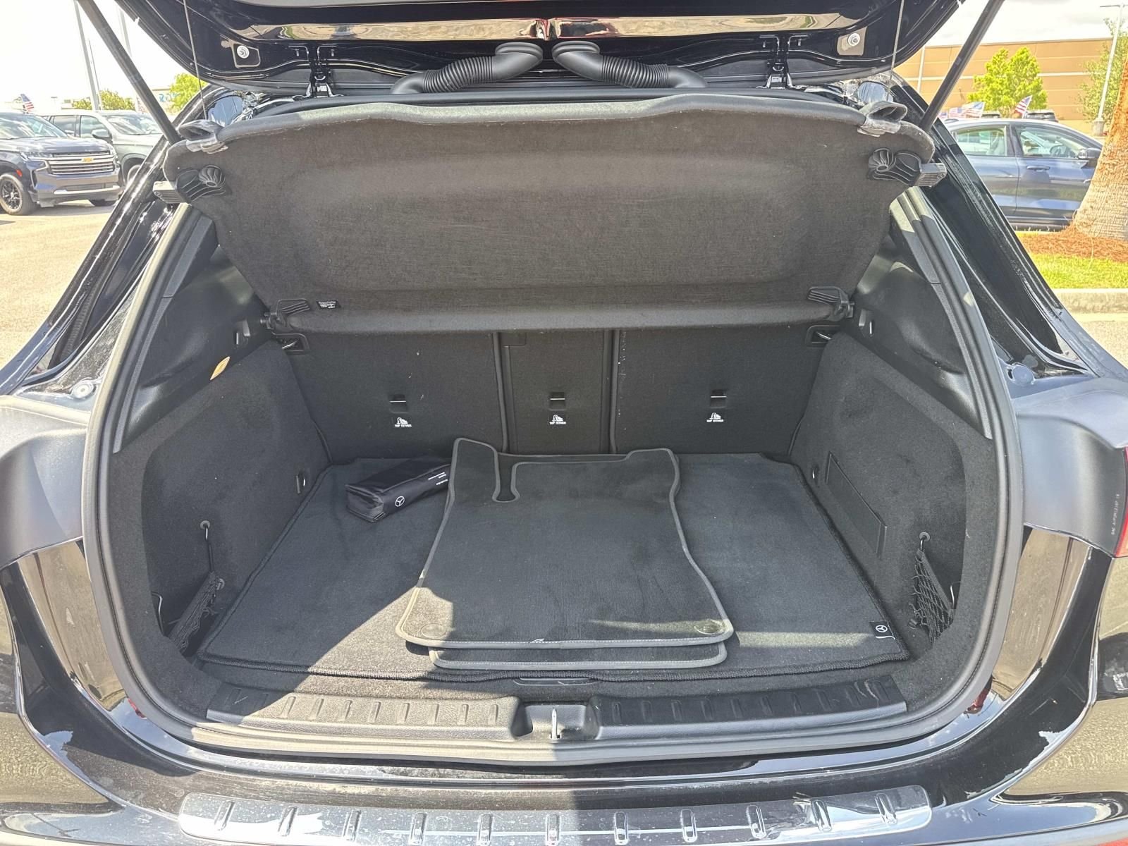 Used 2022 Black Mercedes-Benz GLA 250 image 9