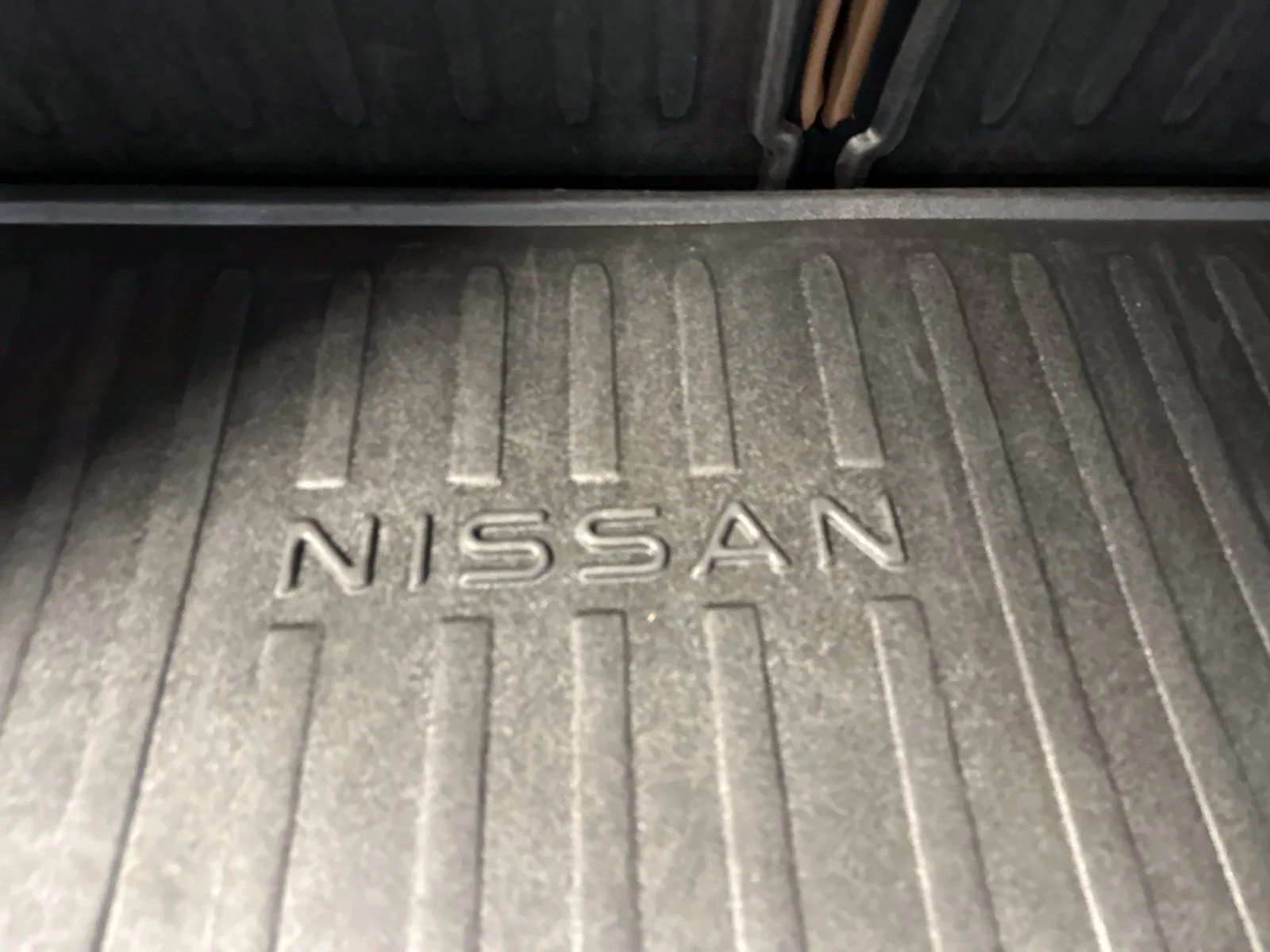 Used 2022 Gray Nissan Platinum image 31