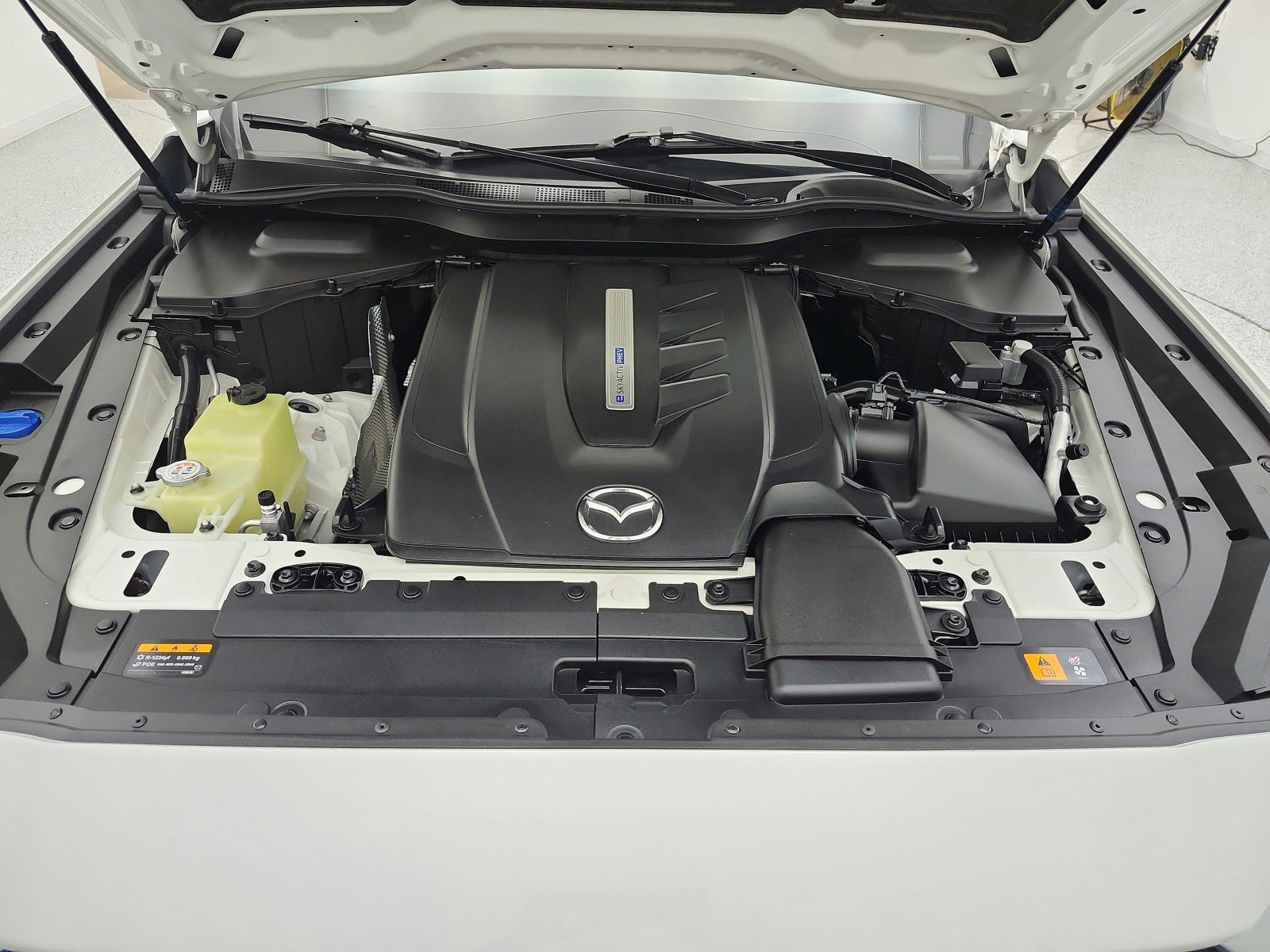 Used 2024 Rhodium White Premium Mazda Premium AWD image 17