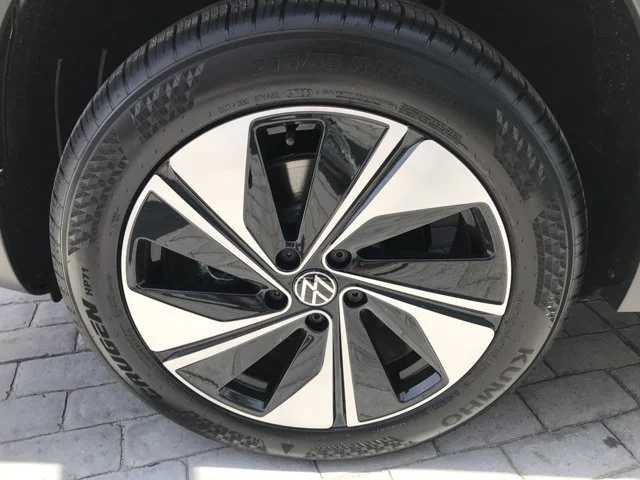 New 2026 Pure White Volkswagen SE image 12