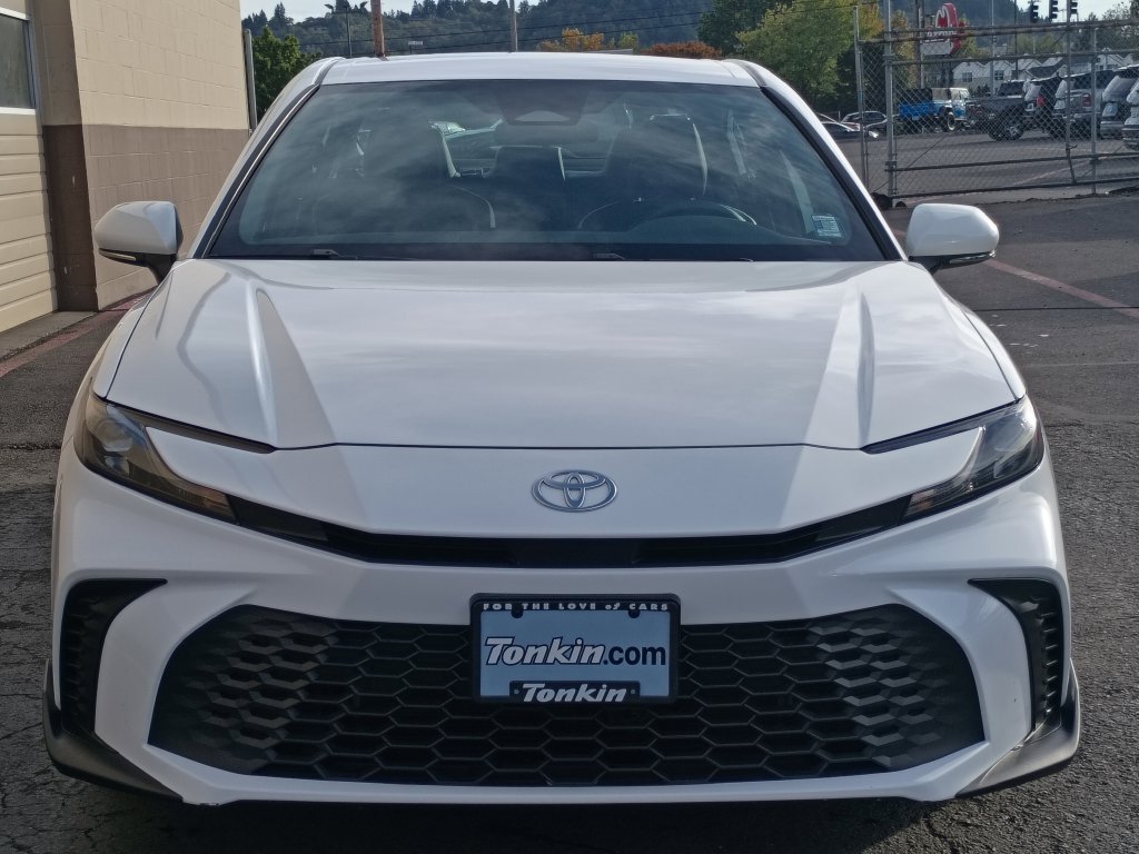 Used 2025 White Toyota SE image 13