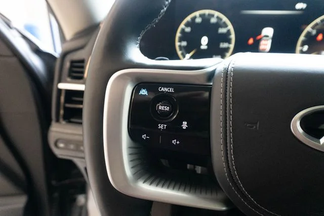 Used 2025 Silver INFINITI SENSORY image 30