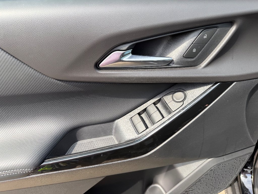 2027 Chevrolet Equinox LT - Photo 24