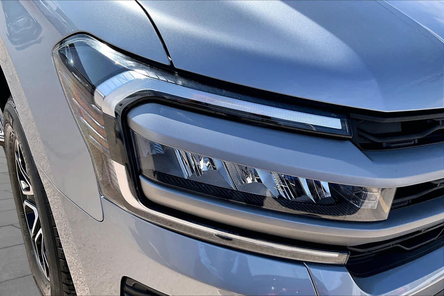 Used 2023 Iconic Silver Metallic Ford XLT image 26