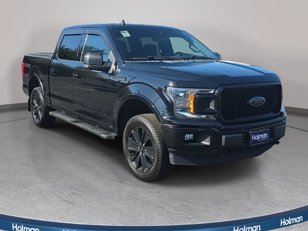 Certified Used 2020 Agate Black Metallic Ford XLT image 3