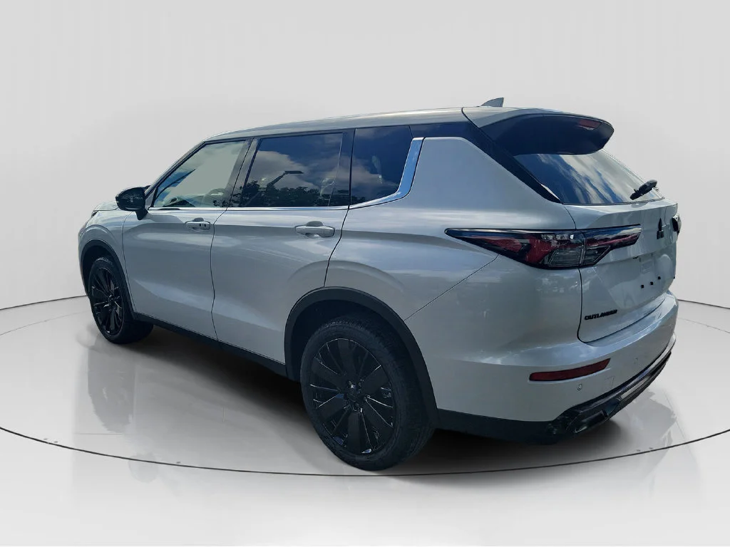 New 2026 White Mitsubishi LE 1.5T 2WD image 5