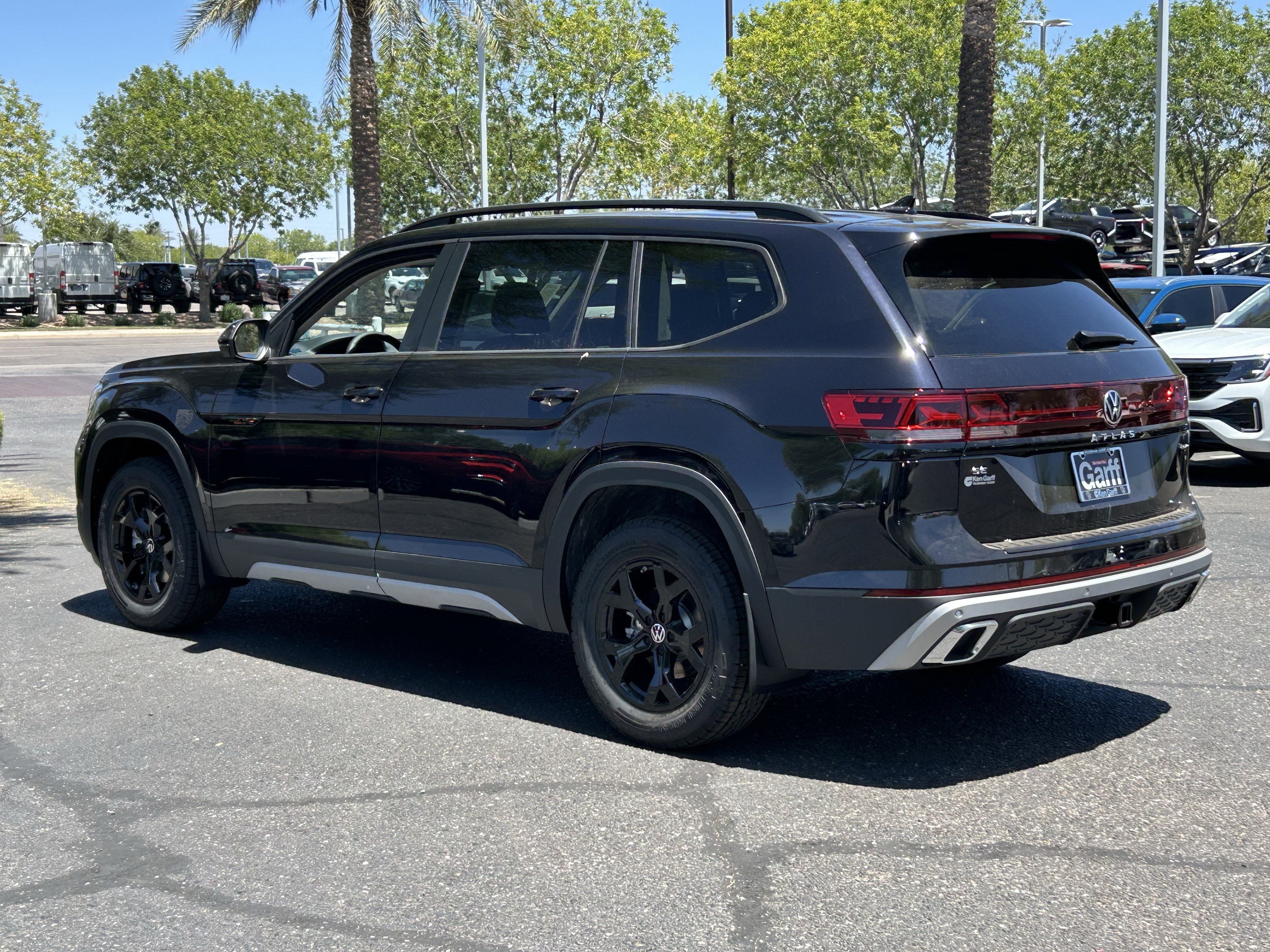 New 2026 Deep Black Pearl Volkswagen 2.0T Peak Edition image 2