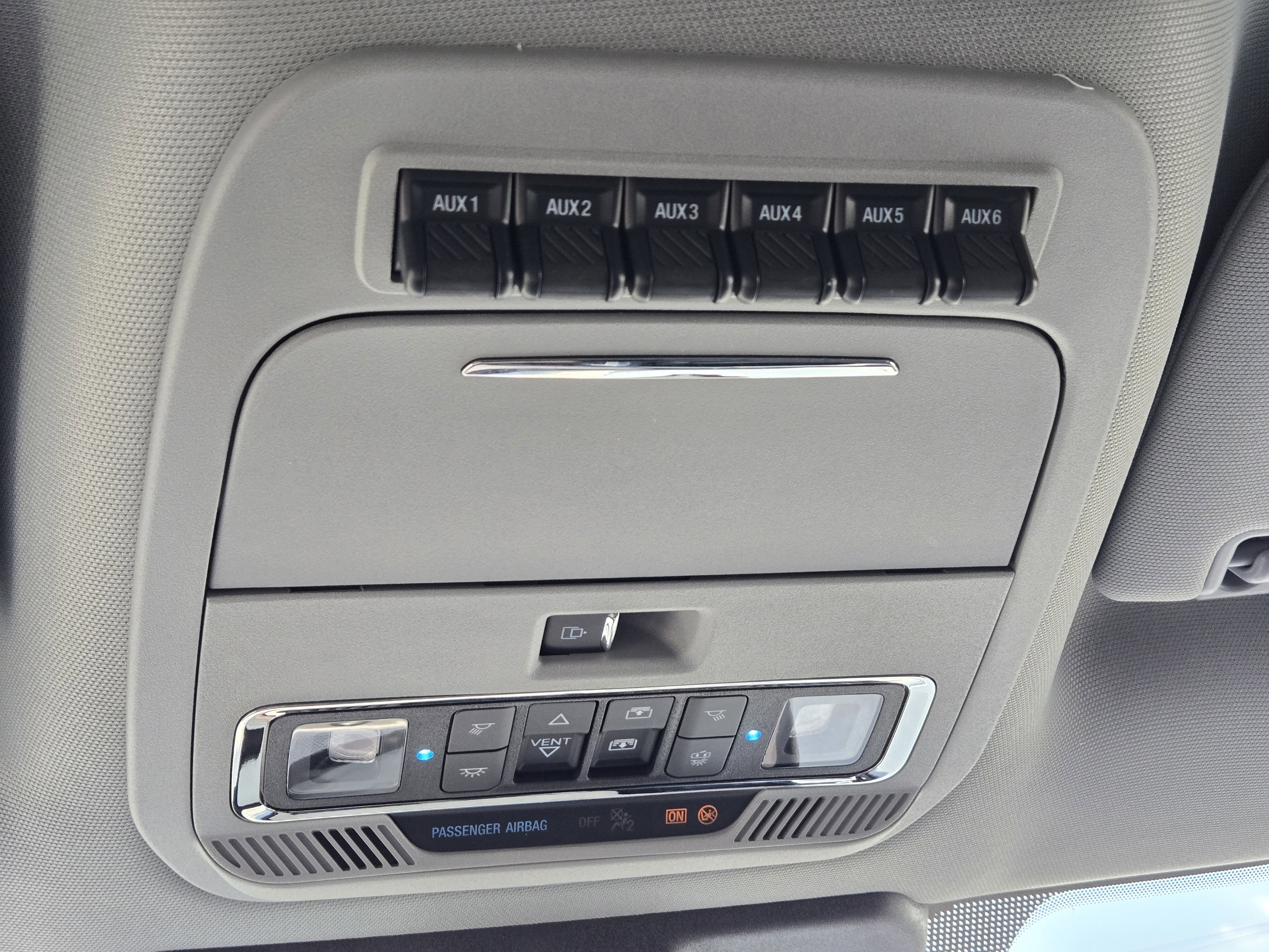 Used 2024 Carbonized Gray Metallic Ford Lariat image 35