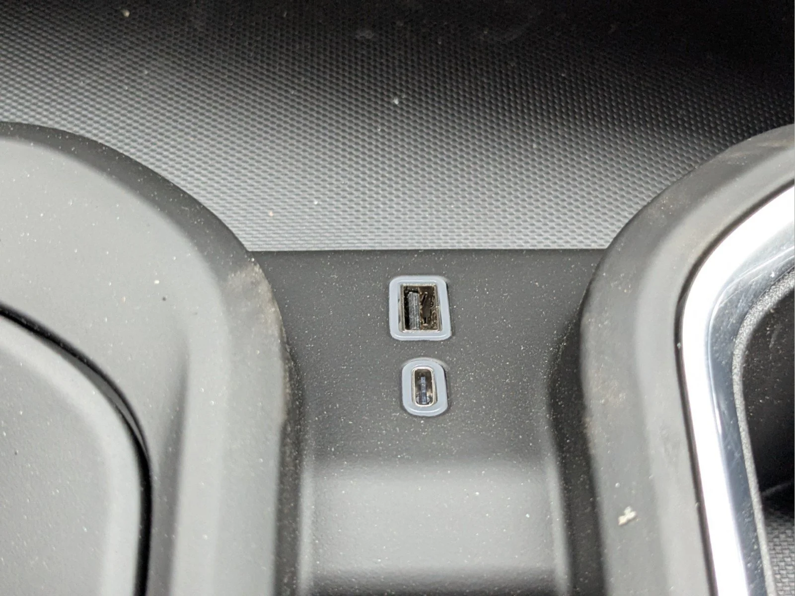 Used 2024 White Frost Tricoat GMC Denali image 20