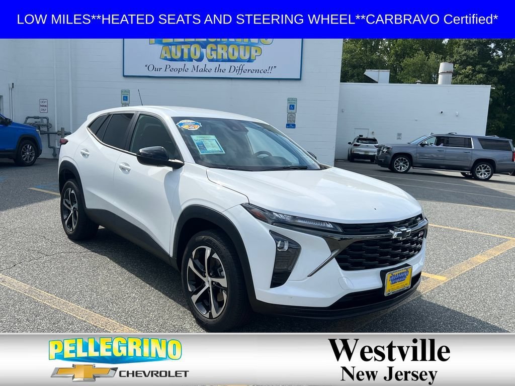 Used 2024 Summit White Chevrolet 1RS image 1