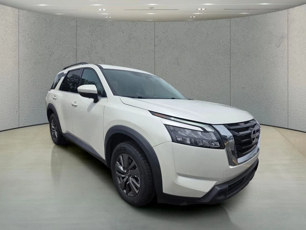 Certified Used 2024 White Nissan SV image 7