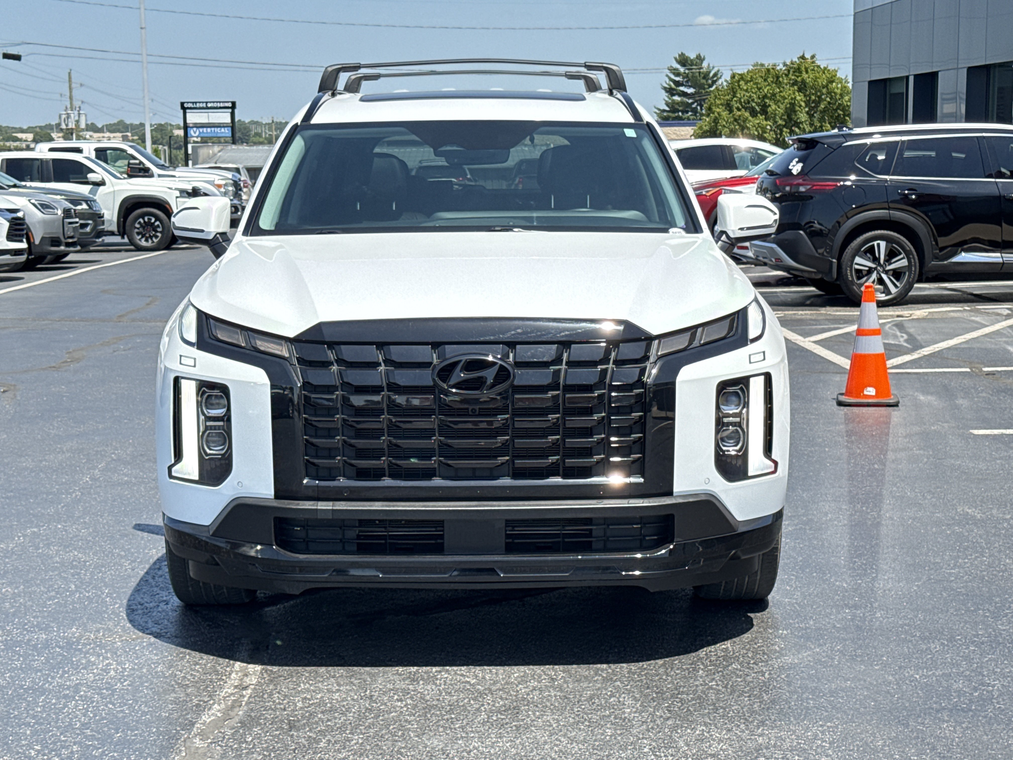 Used 2025 Hyper White Hyundai XRT AWD image 16