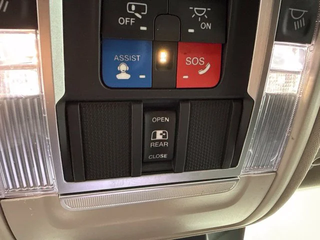 Used 2022 Silver Ram Laramie image 19