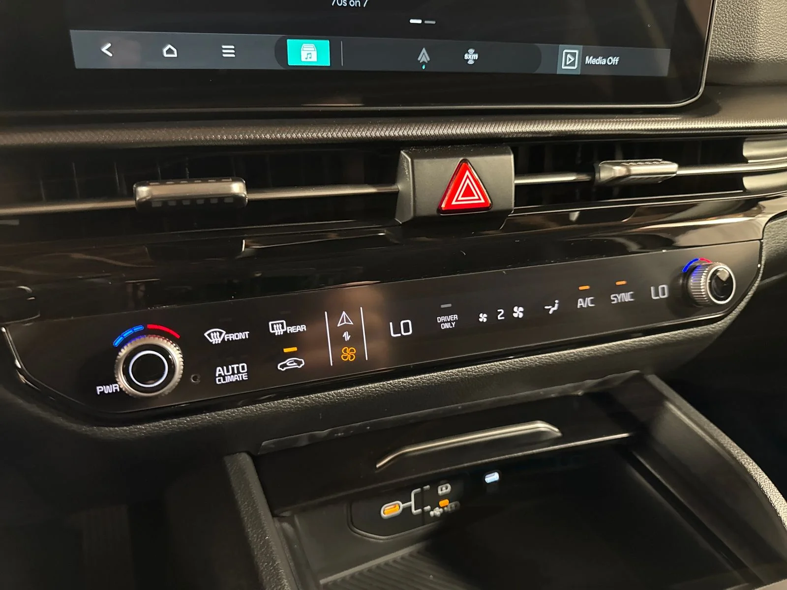 New 2026 Wolf Gray Kia S image 18