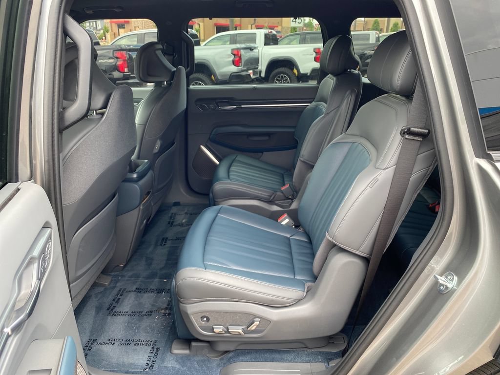 Used 2024 Pebble Gray Kia GT-Line image 25