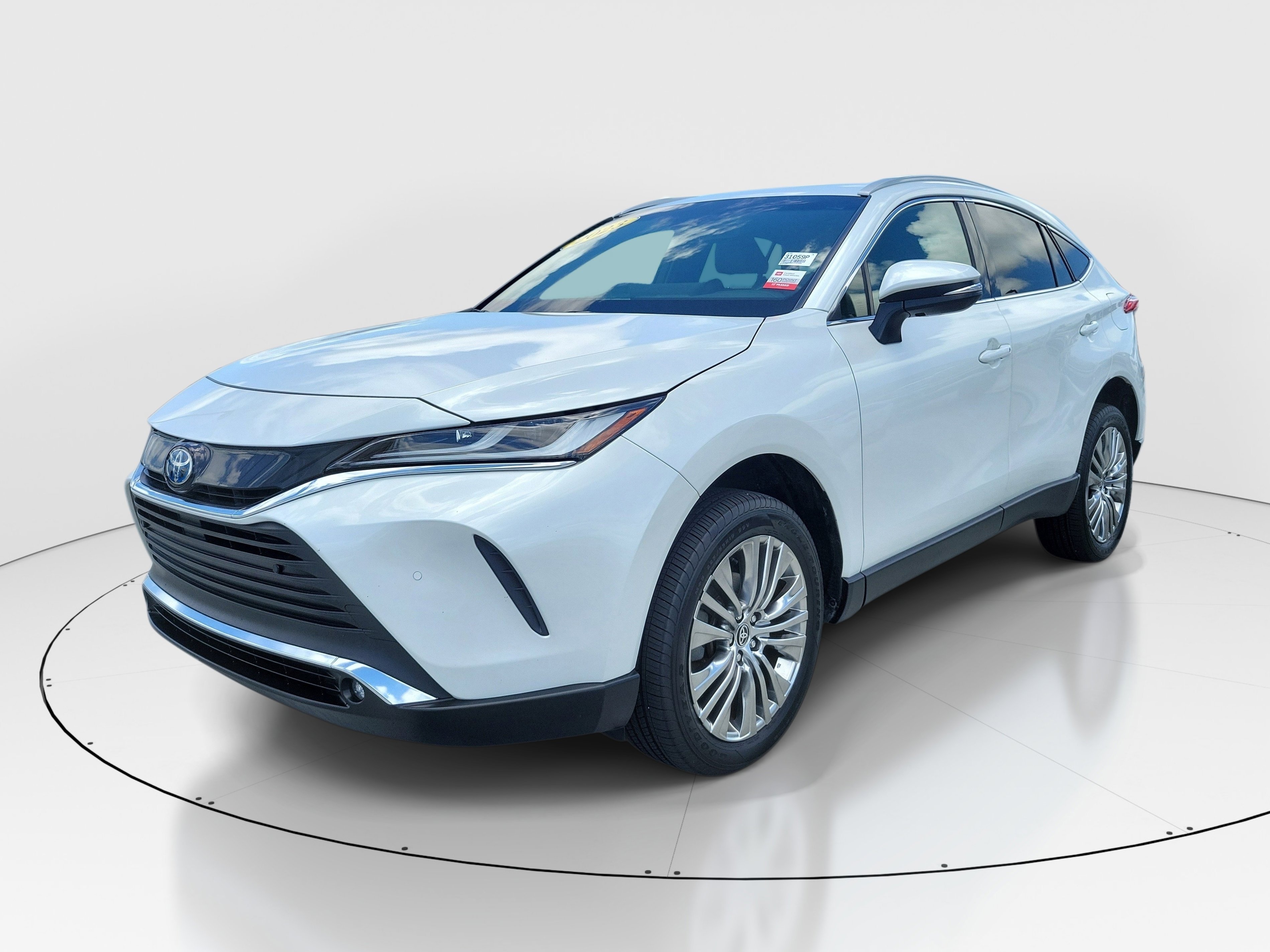 2023 Toyota Venza XLE | CarEdge | CarEdge