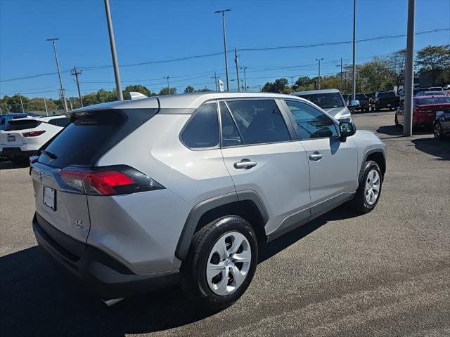 Certified Used 2025 SILVER SKY METALLIC Toyota  image 4