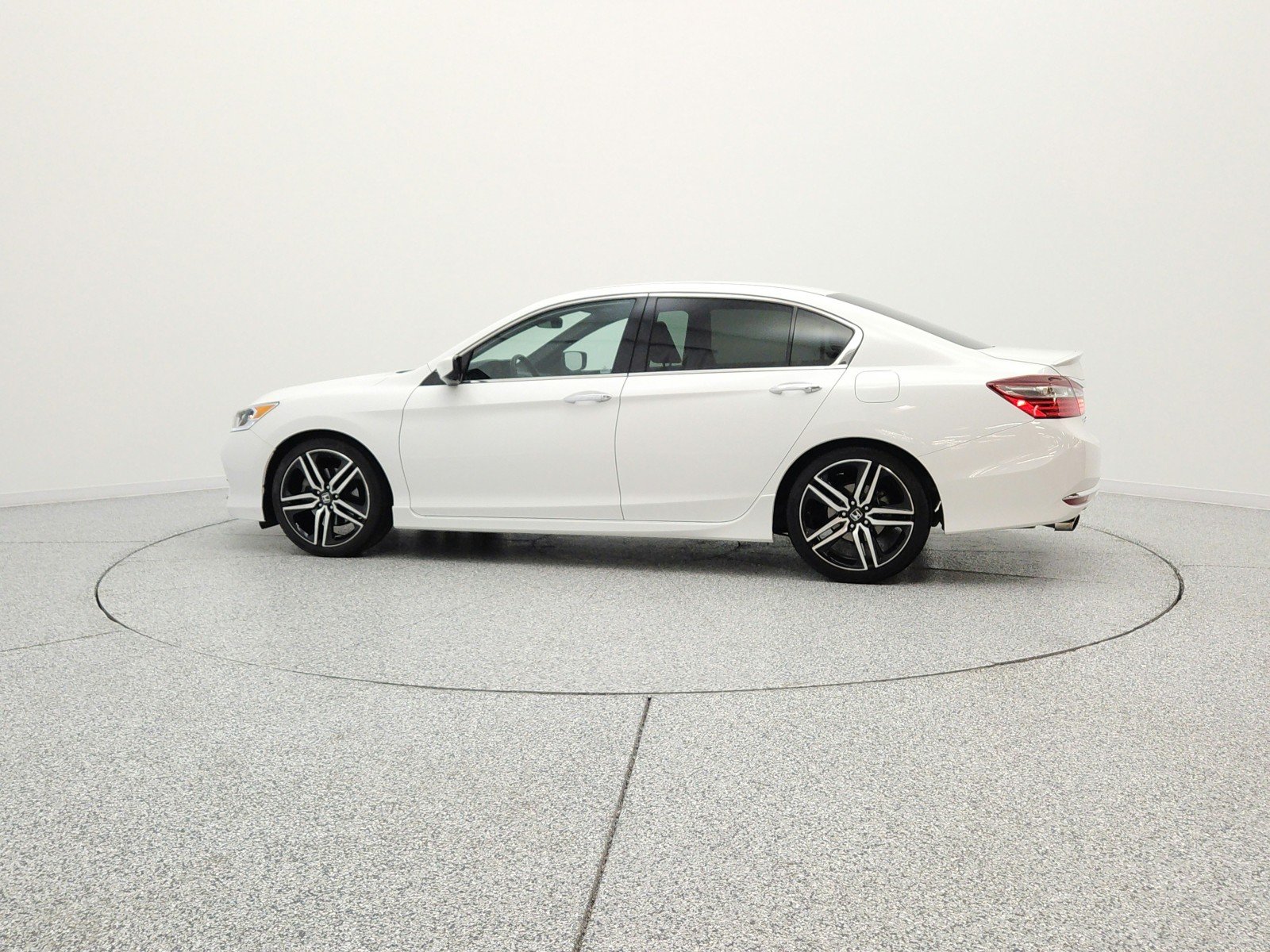 Used 2016 White Orchid Pearl Honda 4dr I4 CVT Sport image 8
