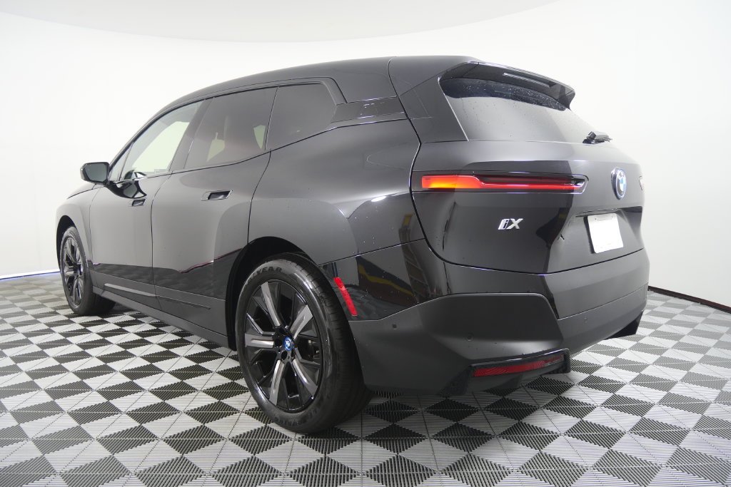 Certified Used 2025 Black Sapphire Metallic BMW xDrive50 image 6