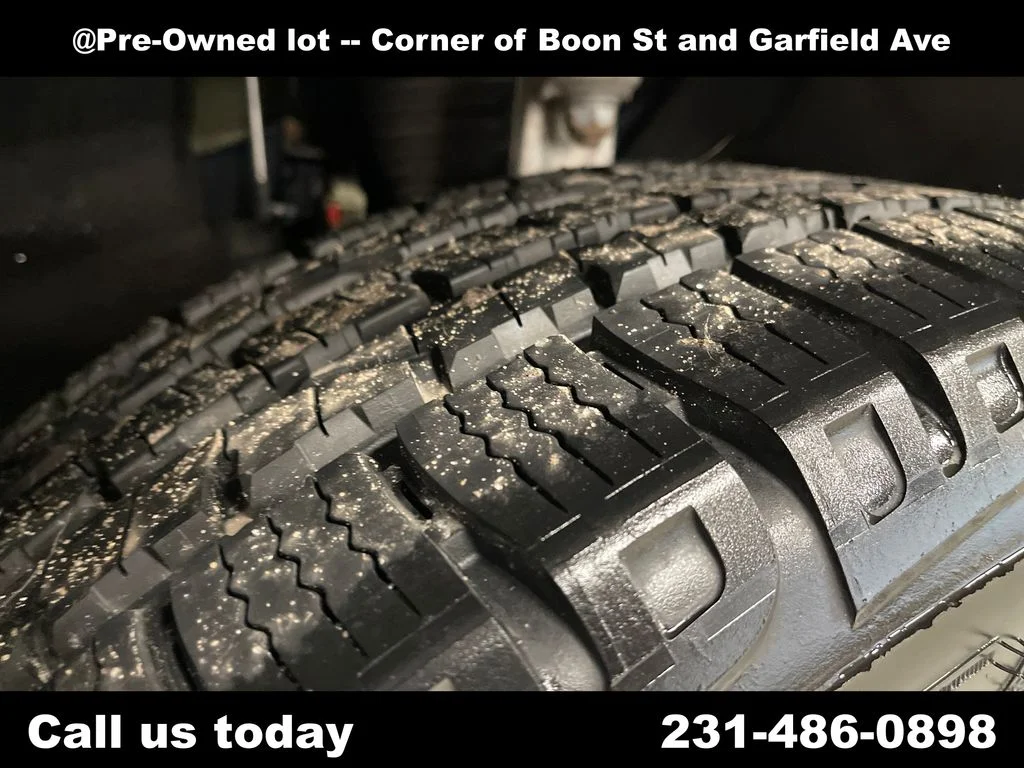 Used 2018 Black Jeep Overland image 12