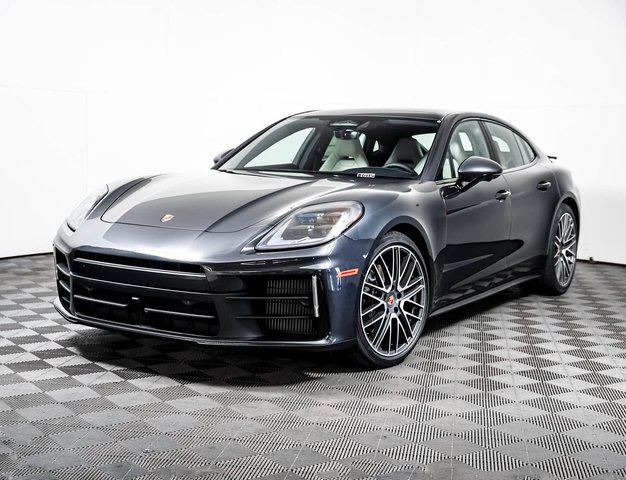 2026 Porsche Panamera 4
