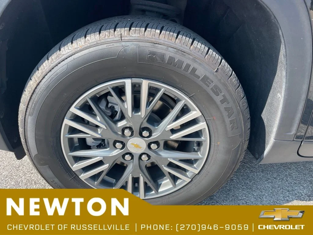 Used 2025 Black Metallic Chevrolet LT image 21