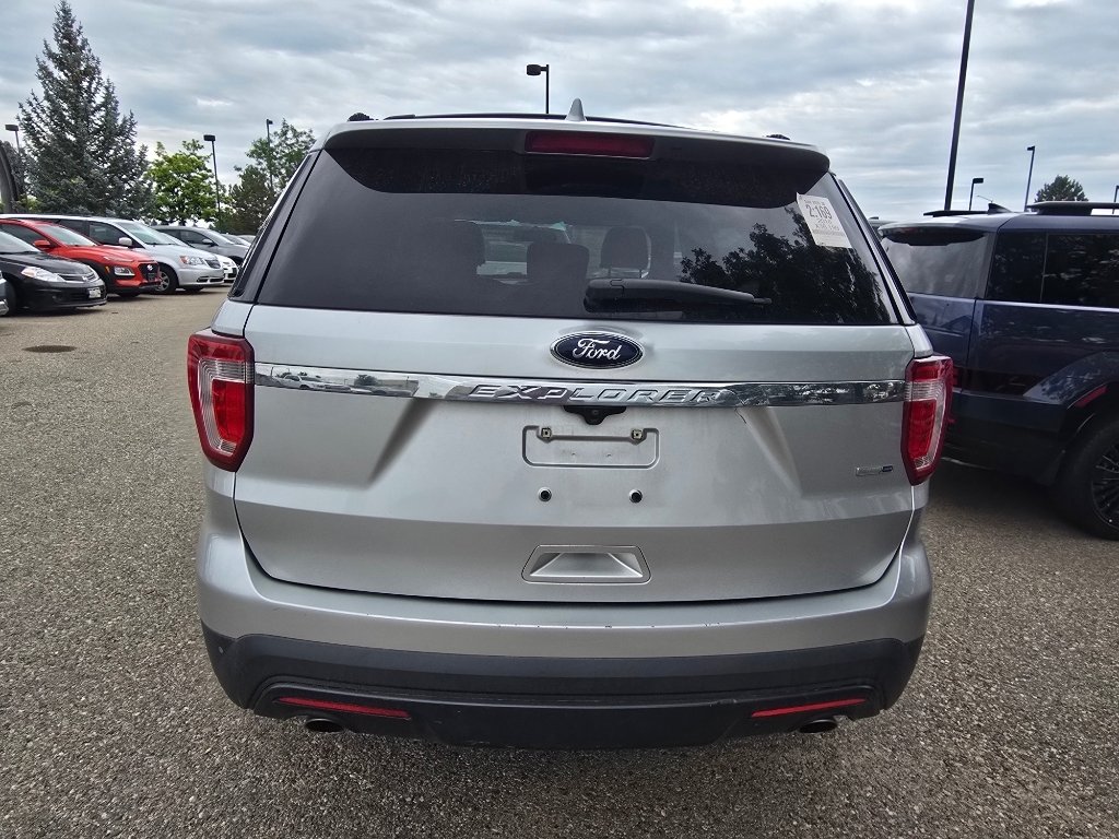 Used 2016 Ingot Silver Metallic Ford Base image 4