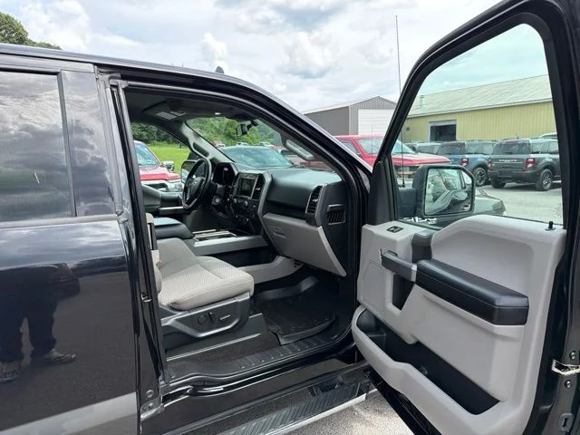Used 2019 Agate Black Metallic Ford XLT image 29