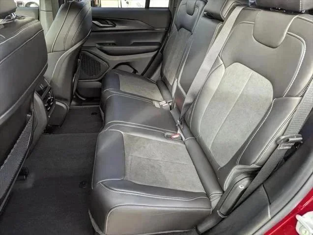 2025 Jeep Grand Cherokee Altitude - Photo 29