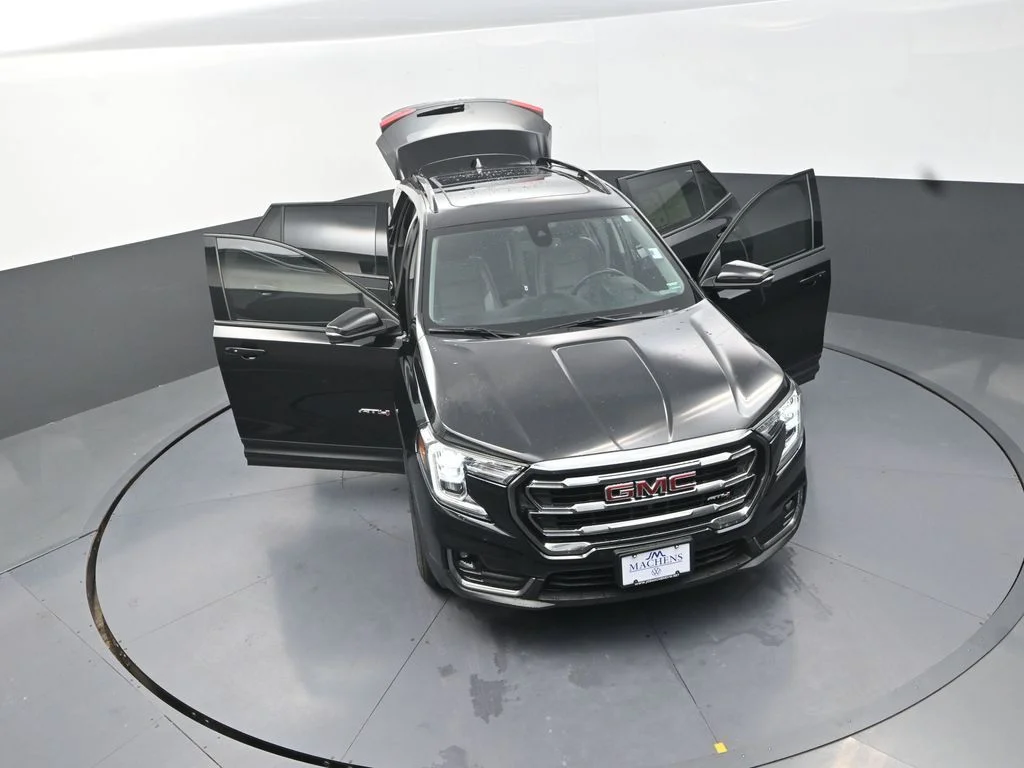 Used 2022 Black GMC AT4 image 33