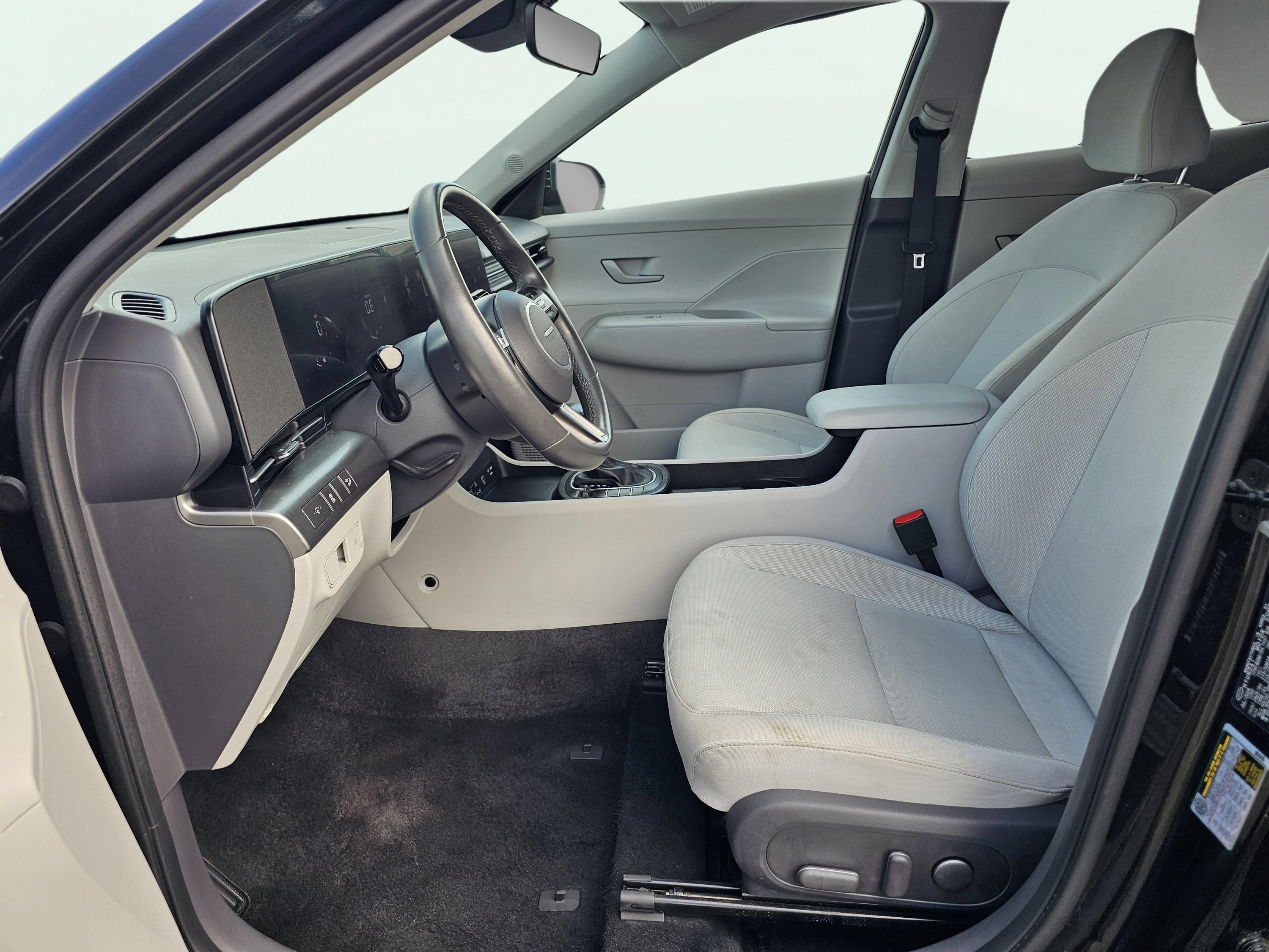 2025 Hyundai Kona SEL - Photo 16