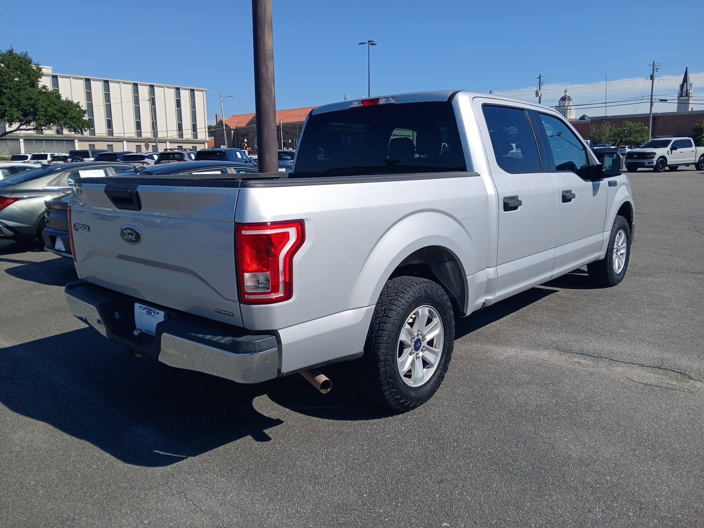 Used 2016 Silver Ford XLT image 4