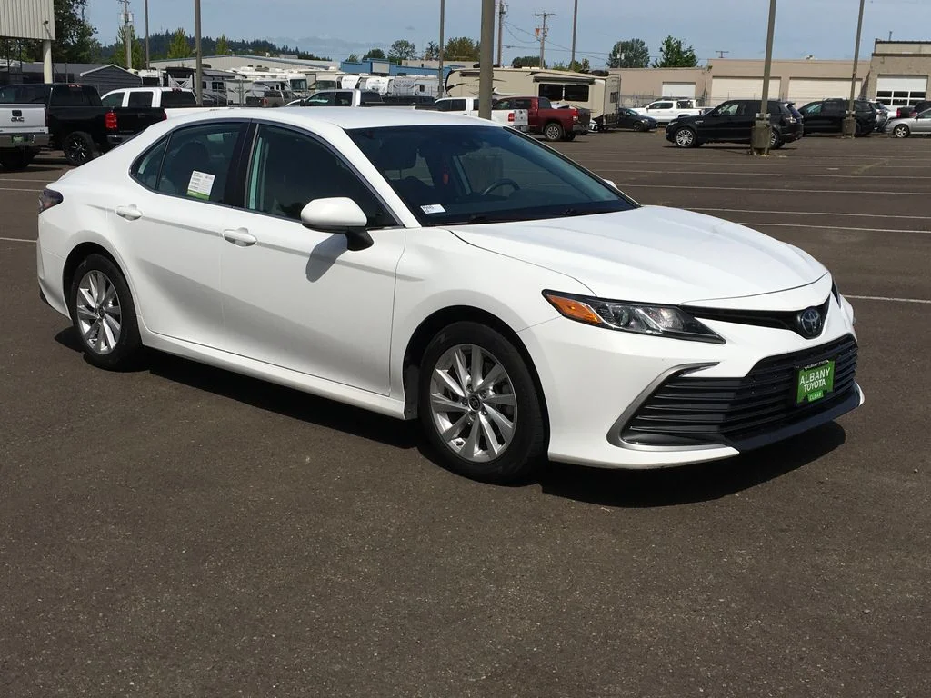 Used 2023 White Toyota LE image 9