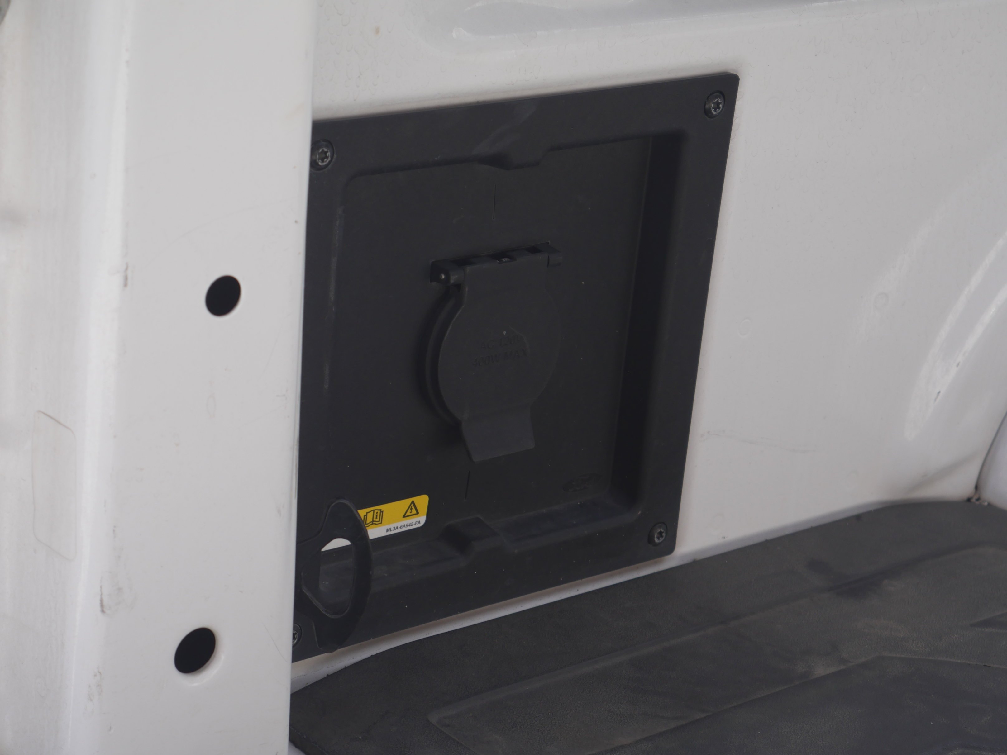 Used 2022 Oxford White Ford XLT image 23