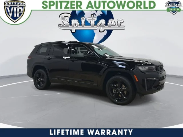 New 2027 High-Gloss Black Paint Jeep Limited image 4