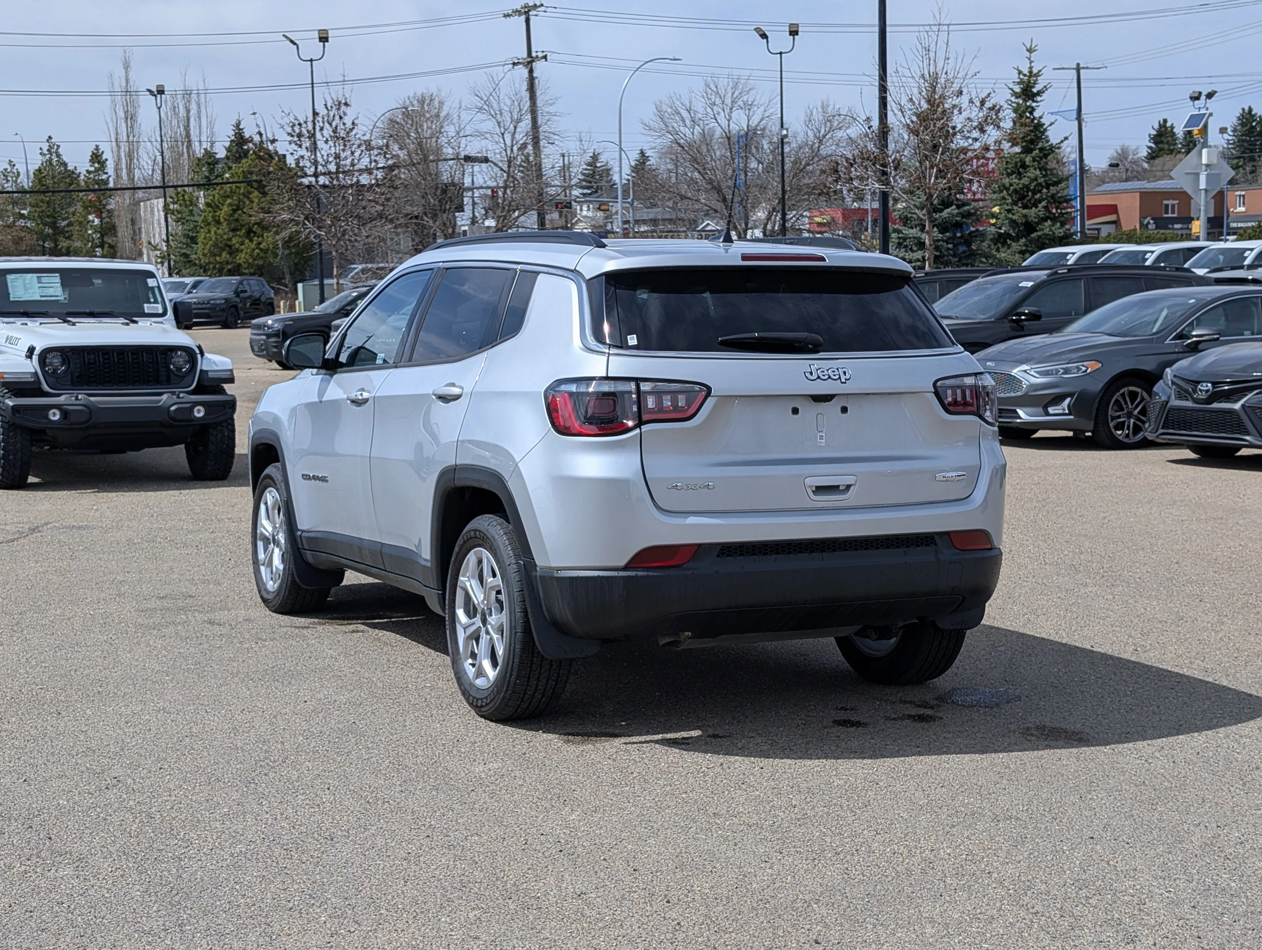 New 2025 Silver Zynith Metallic Jeep North image 4