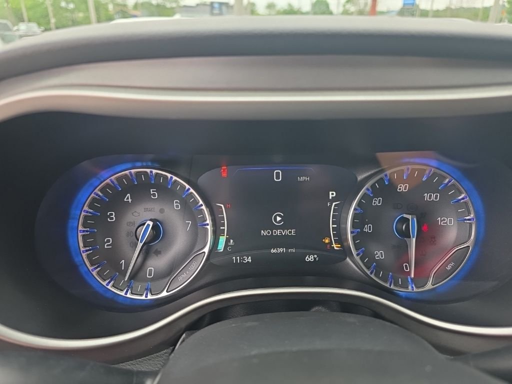 Used 2023 White Chrysler Touring L image 19