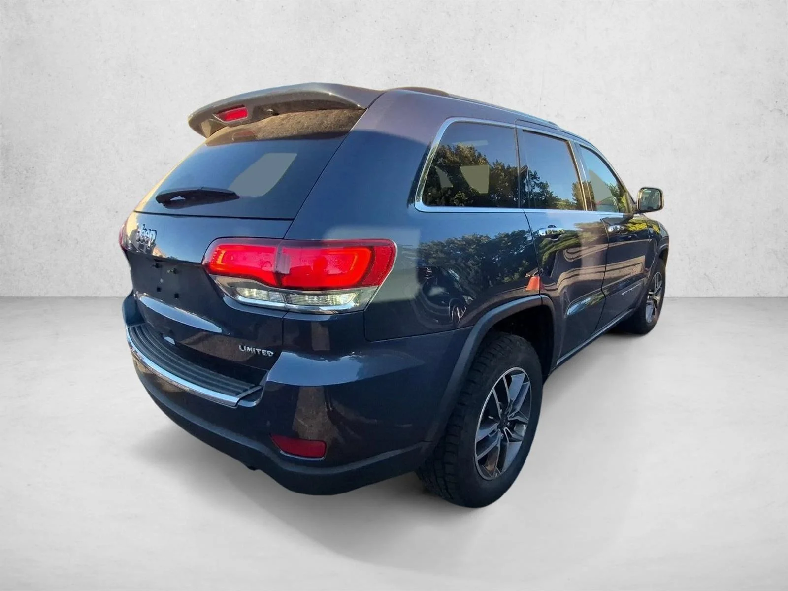 Used 2020 Slate Blue Pearlcoat Jeep Limited image 5
