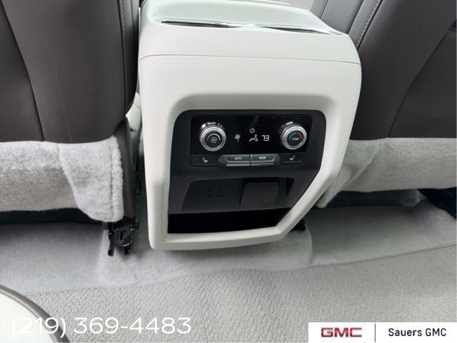 2024 GMC Acadia Denali - Photo 44