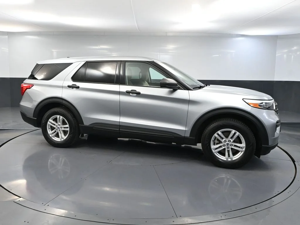 Used 2022 Silver Ford Base image 4