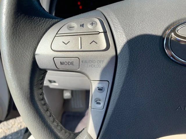 Used 2010 Black Toyota XLE image 27