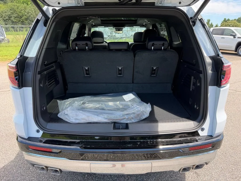 2026 GMC Acadia Denali - Photo 25