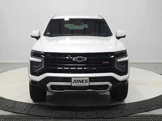 Used 2025 White Chevrolet Z71 image 3