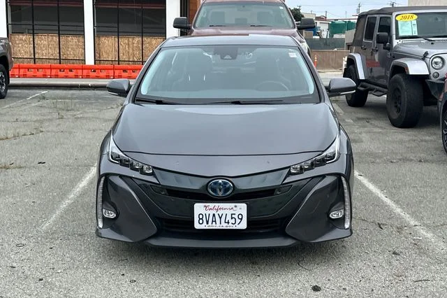 Used 2021 Gray Toyota Limited image 3