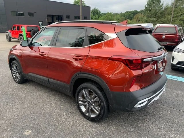 Certified 2021 Kia Seltos S with VIN KNDEUCAAXM7169359 for sale in Cranberry Township, PA