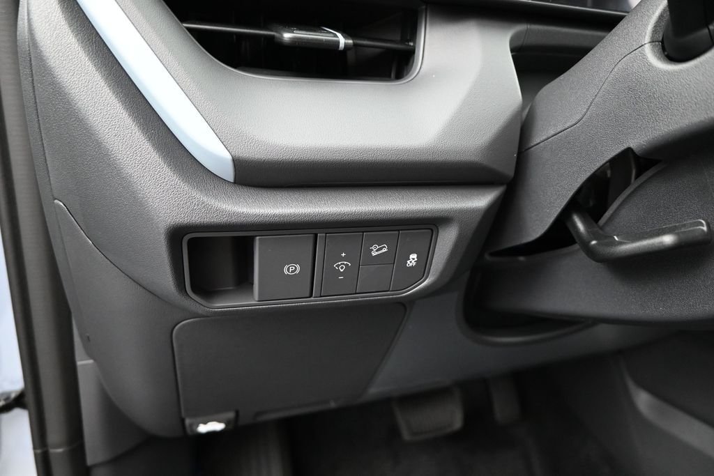New 2027 Pale Gray Kia S image 7