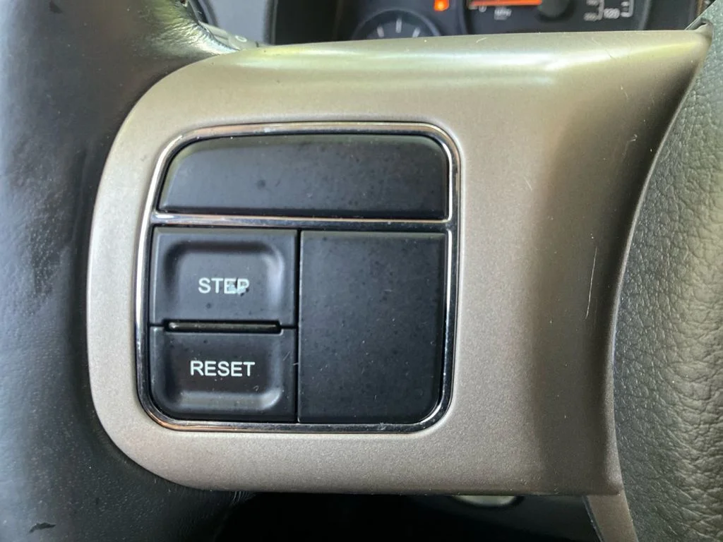 Used 2016 Green Jeep Sport image 32